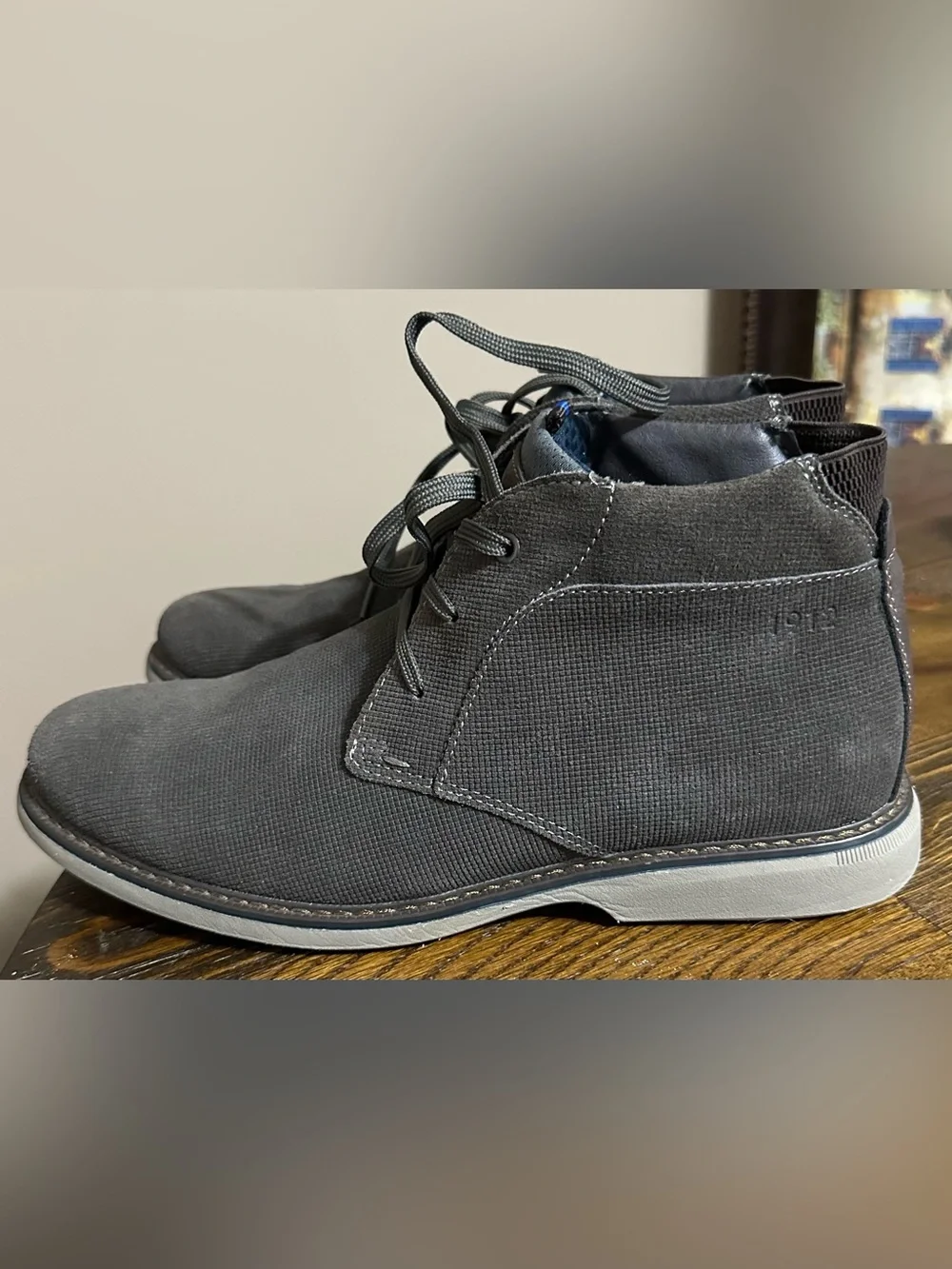 Men's Gray Nunn Bush Casual Chukka Boots New without box